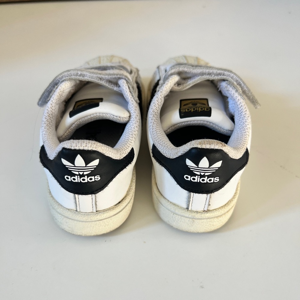 Adidas Superstar classic white and black toddler shoes size 6.5k